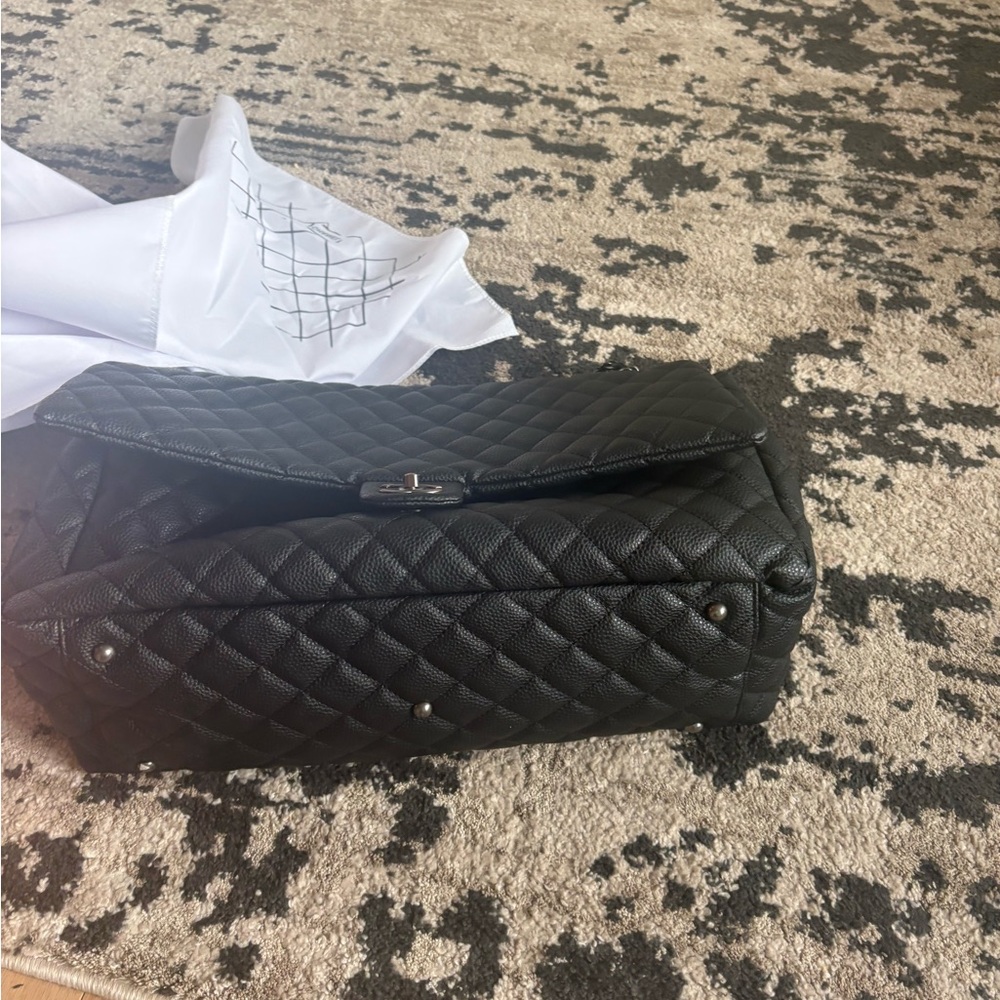 Quilted Double Flap XXL Travel Shoulder Bag - Picture 12 of 14